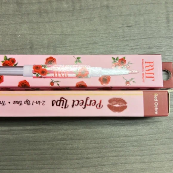 ❌SOLD OUT ❌🔥2-in-1lip duo Romantic Beauty 🔥 - Picture 9 of 11